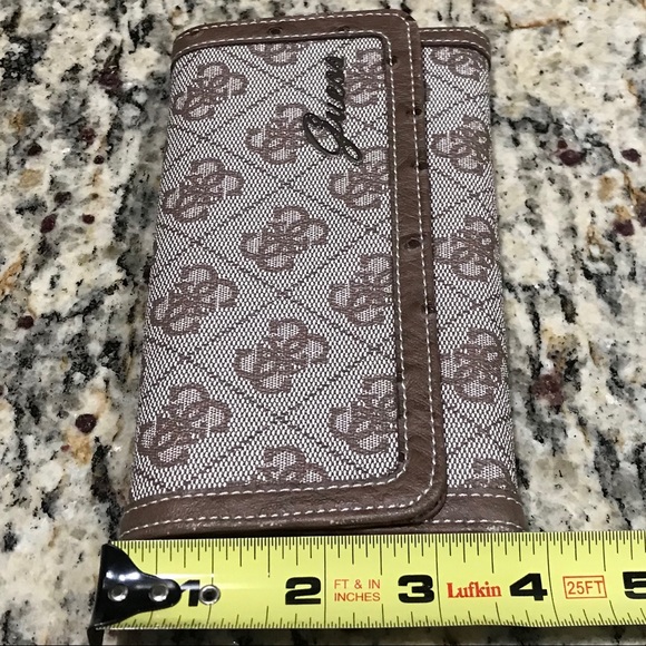 Guess Wallet - Picture 5 of 6